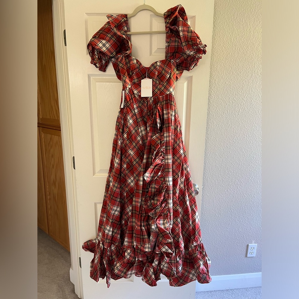 RESERVED Jane Eyre Rose Bloom Gown BNWT SIZE M